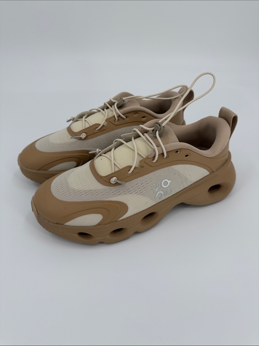 On  Beige & Tan Athletic Sneakers - Unbranded